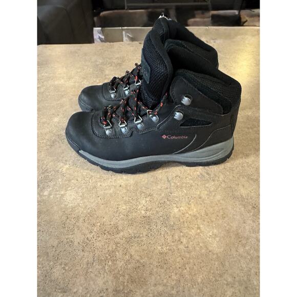 COLUMBIA NEWTON RIDGE LT WP WOMEN'S HIKING SHOES SIZE 7.5 NEW BL3783-010 - Picture 3 of 8